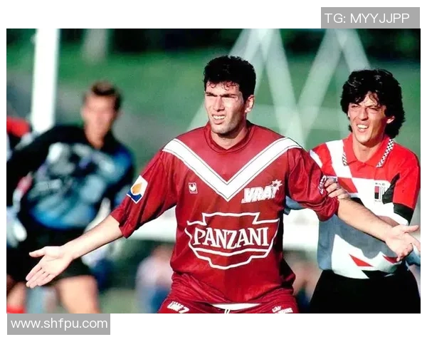 穿越26号球衣的传奇足球明星与他们的辉煌岁月